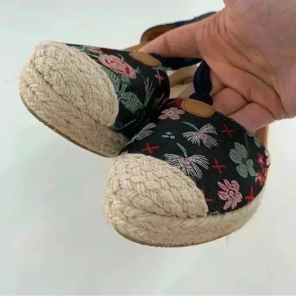 City classified womens espadrilles size 6 multicolored canvas floral wedges
